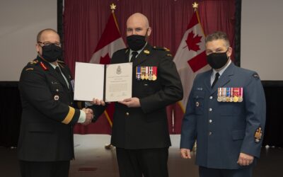 Major Christie receives the VCDS Commendation