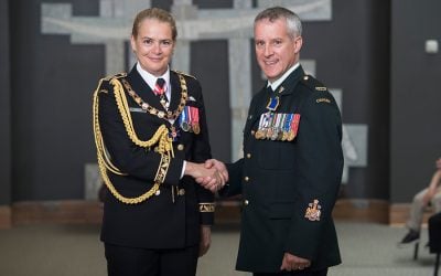 La Gouverneure générale remet l’Ordre du mérite militaire à l’adjudant-chef (retraité) Kelly Parent
